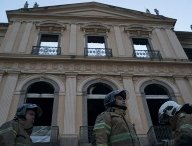 Στάχτη το Εθνικό Μουσείο της Βραζιλίας - Αμέτρητα ανεκτίμητα έργα καταστράφηκαν (φώτο)